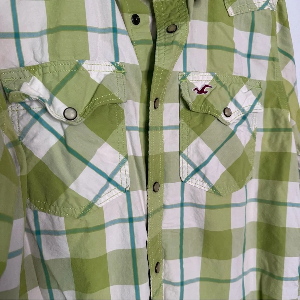 Hollister Men’s Green and White Plaid Snap Button Down Shirt Size Large